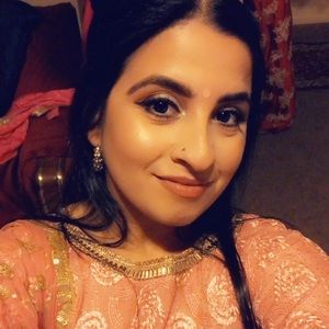 Meet your Posher, Dimple